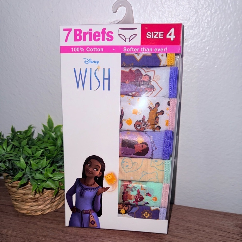 Disney Wish Girls' Briefs Set - Colorful Designs Size 4 - Picture 1 of 2